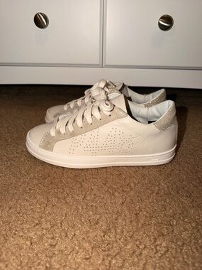 P448 Sneakers- size 36